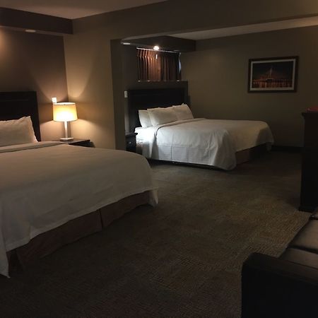 Express By Canad Inns Winnipeg Luaran gambar