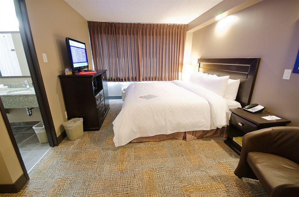 Express By Canad Inns Winnipeg Luaran gambar