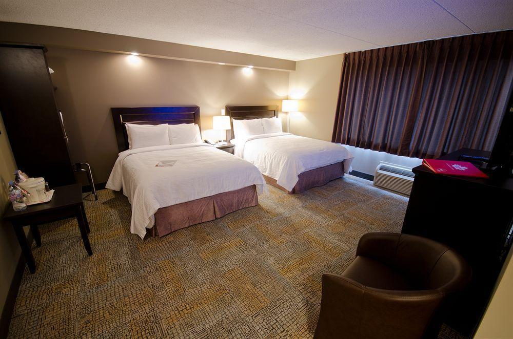 Express By Canad Inns Winnipeg Luaran gambar
