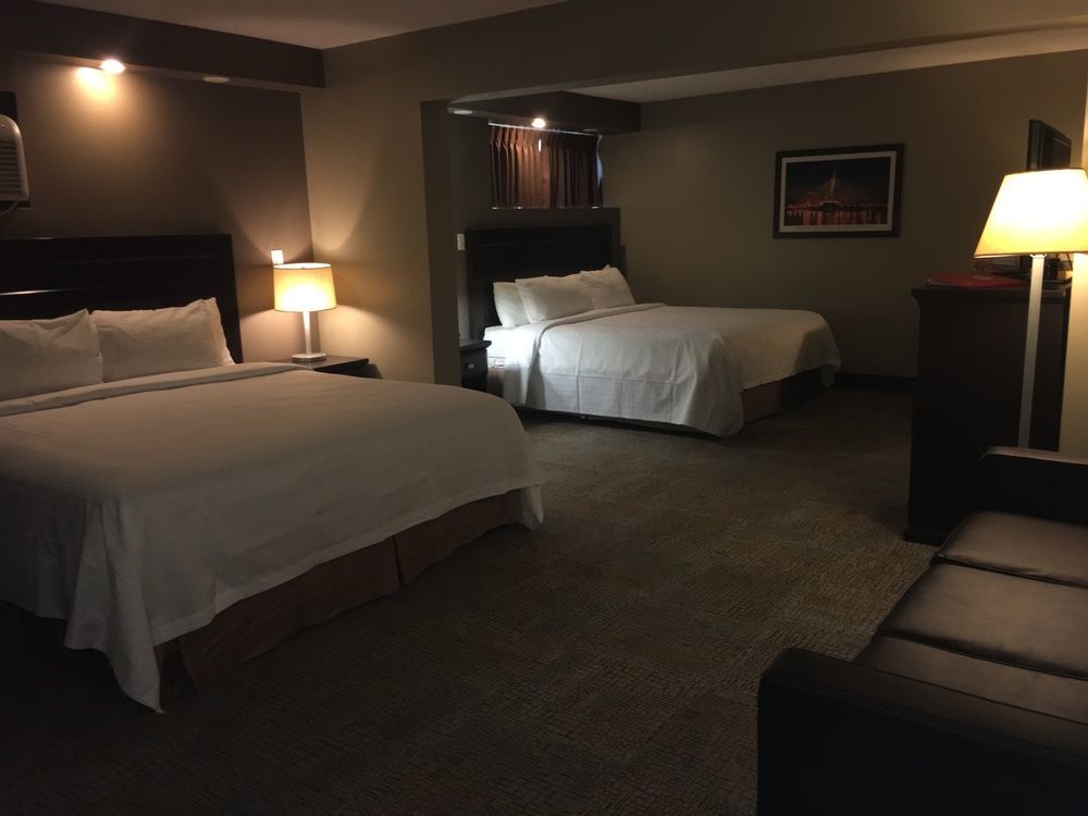 Express By Canad Inns Winnipeg Luaran gambar