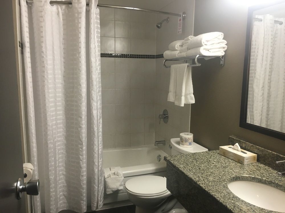 Express By Canad Inns Winnipeg Luaran gambar