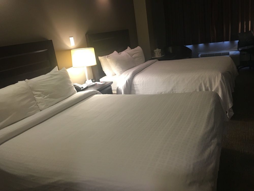 Express By Canad Inns Winnipeg Luaran gambar